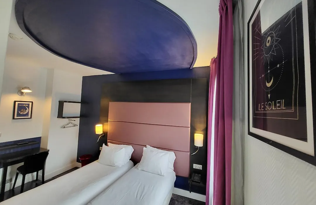 Accueil Hotel Paris Pigalle Montmartre - Hotel Renove-1