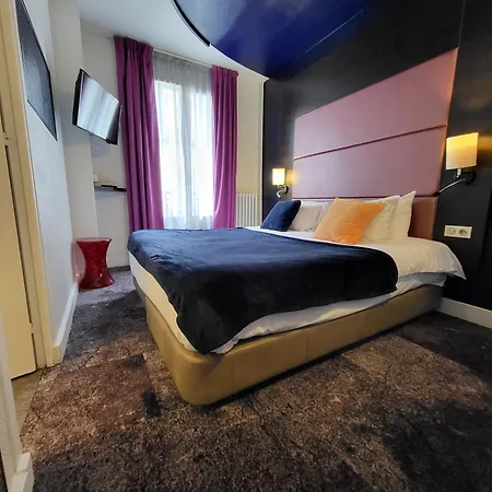Accueil Hotel Paris Pigalle Montmartre - Hotel Renove-3